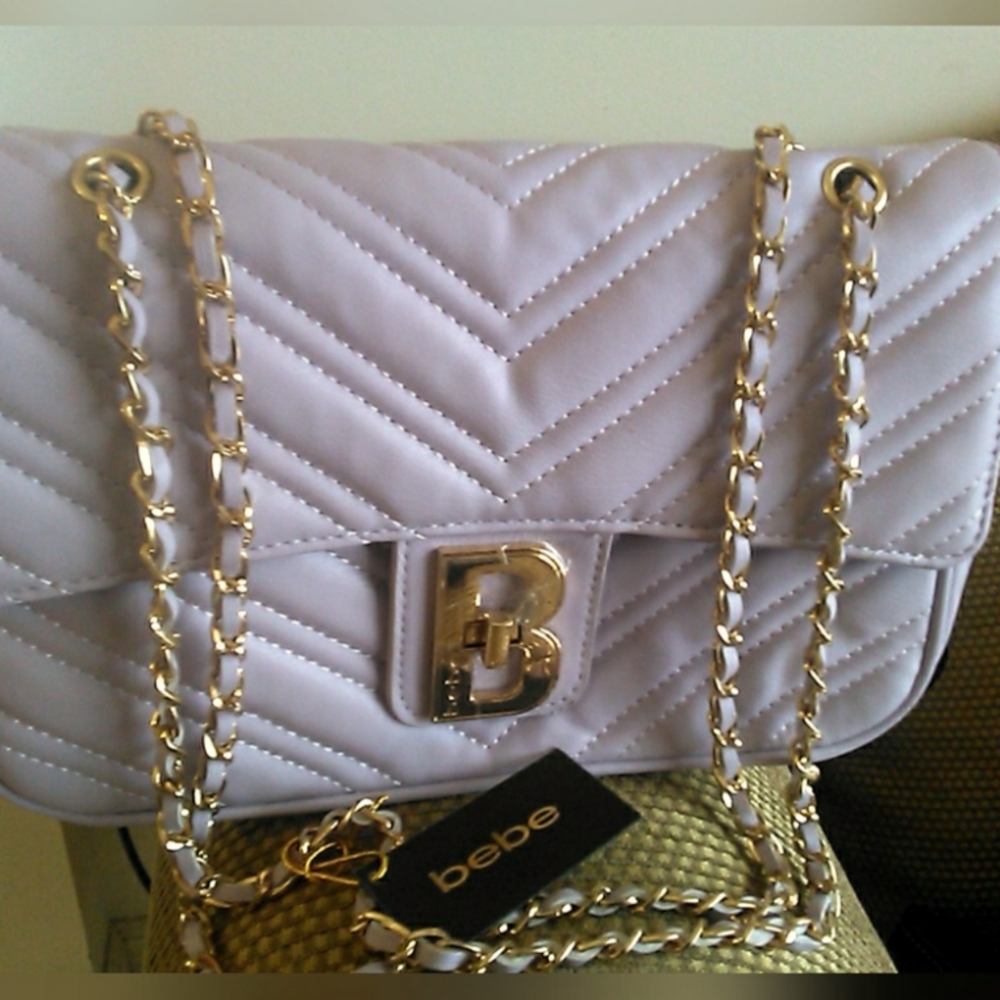 BNWT BEBE QUILTED LAVENDER SHOULDER/ HAND BAG GOLD HARDWARE BEAUTIFUL ❤️